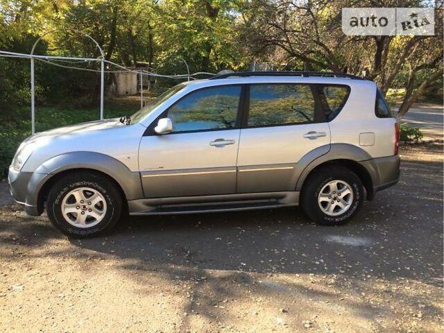 Сірий Cанг Йонг Rexton II, об'ємом двигуна 2.7 л та пробігом 150 тис. км за 9300 $, фото 1 на Automoto.ua