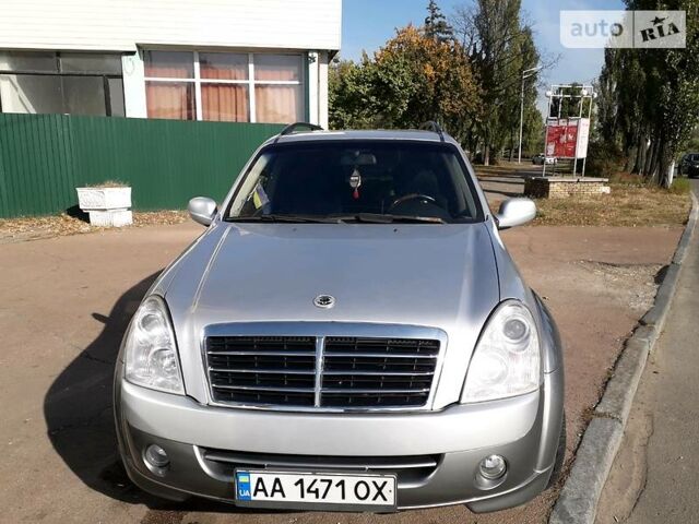 Сірий Cанг Йонг Rexton II, об'ємом двигуна 2.7 л та пробігом 195 тис. км за 8300 $, фото 1 на Automoto.ua