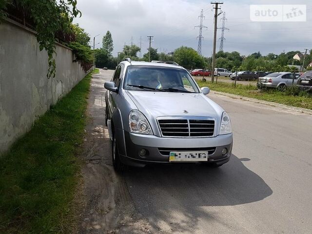 Сірий Cанг Йонг Rexton II, об'ємом двигуна 2.7 л та пробігом 149 тис. км за 9700 $, фото 1 на Automoto.ua