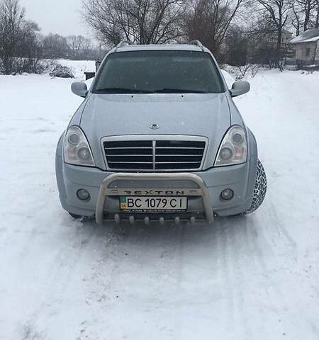 Сірий Cанг Йонг Rexton II, об'ємом двигуна 2.7 л та пробігом 143 тис. км за 10500 $, фото 1 на Automoto.ua