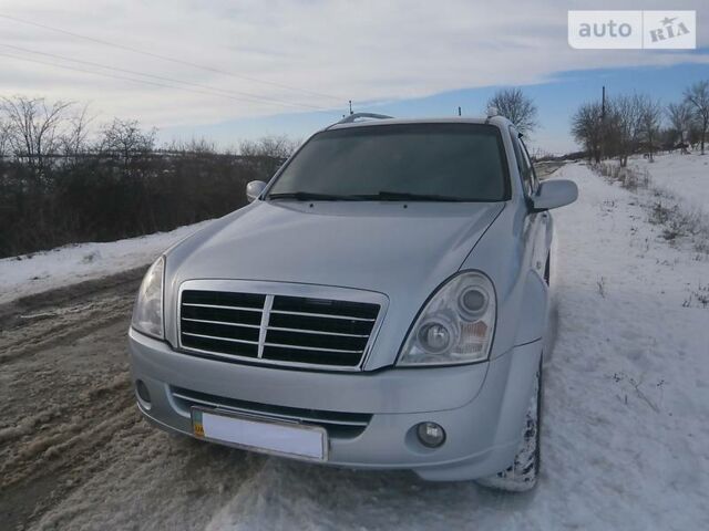 Сірий Cанг Йонг Rexton II, об'ємом двигуна 2.7 л та пробігом 153 тис. км за 11500 $, фото 1 на Automoto.ua