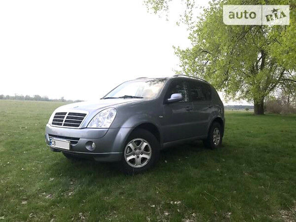 Сірий Cанг Йонг Rexton II, об'ємом двигуна 2.7 л та пробігом 84 тис. км за 13900 $, фото 1 на Automoto.ua