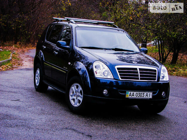 Синій Cанг Йонг Rexton II, об'ємом двигуна 2.7 л та пробігом 155 тис. км за 9500 $, фото 1 на Automoto.ua