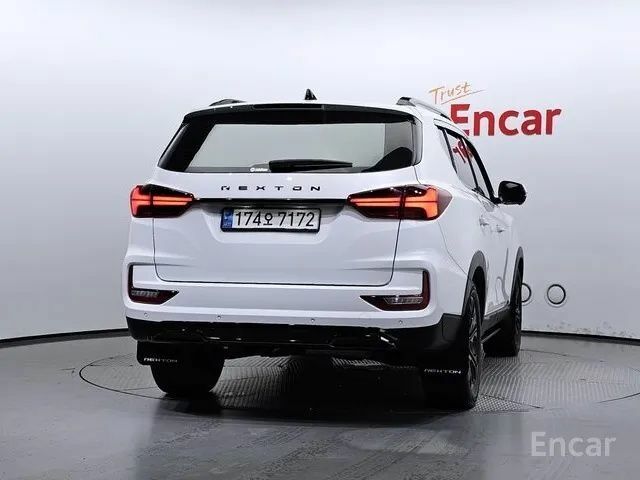 Белый Cанг Йонг Рекстон, объемом двигателя 2.2 л и пробегом 14 тыс. км за 43999 $, фото 1 на Automoto.ua