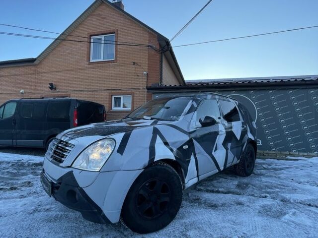 Белый Cанг Йонг Рекстон, объемом двигателя 2.7 л и пробегом 355 тыс. км за 3500 $, фото 1 на Automoto.ua