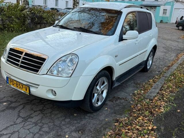 Білий Cанг Йонг Rexton, об'ємом двигуна 2.7 л та пробігом 344 тис. км за 4082 $, фото 1 на Automoto.ua