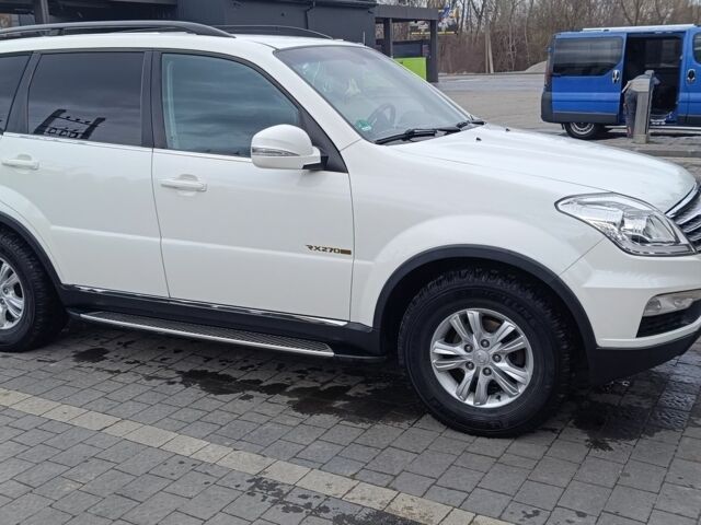 Білий Cанг Йонг Rexton, об'ємом двигуна 2.7 л та пробігом 290 тис. км за 11000 $, фото 1 на Automoto.ua