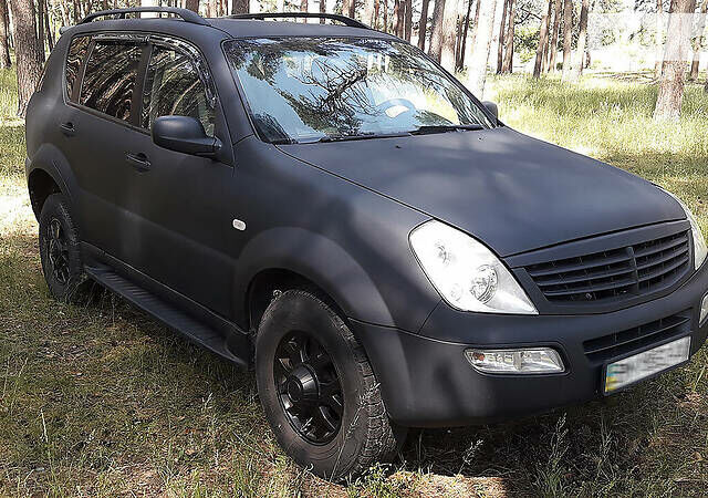 Чорний Cанг Йонг Rexton, об'ємом двигуна 2.8 л та пробігом 228 тис. км за 5500 $, фото 1 на Automoto.ua