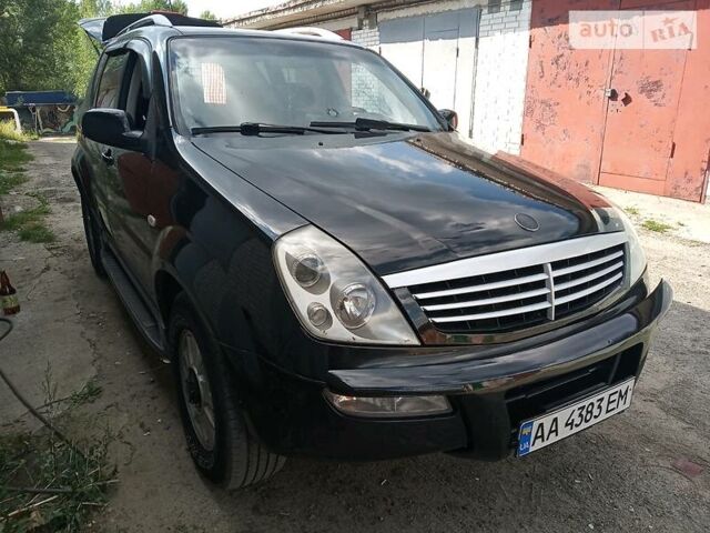 Чорний Cанг Йонг Rexton, об'ємом двигуна 2.3 л та пробігом 202 тис. км за 6999 $, фото 1 на Automoto.ua