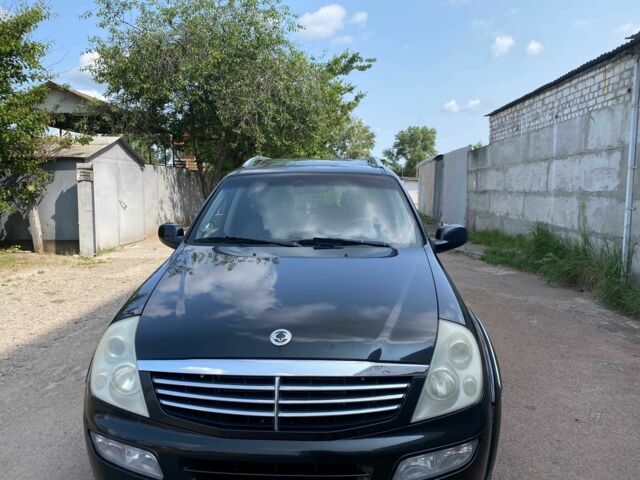 Чорний Cанг Йонг Rexton, об'ємом двигуна 2.7 л та пробігом 270 тис. км за 6000 $, фото 1 на Automoto.ua