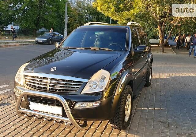 Чорний Cанг Йонг Rexton, об'ємом двигуна 2.7 л та пробігом 105 тис. км за 9300 $, фото 1 на Automoto.ua