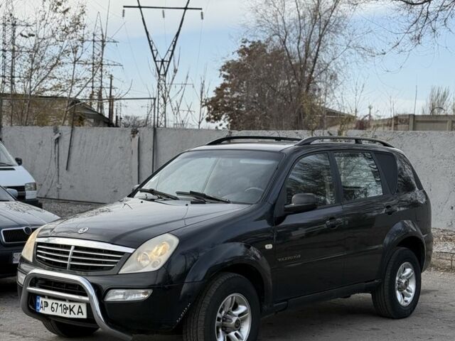 Черный Cанг Йонг Рекстон, объемом двигателя 2.7 л и пробегом 400 тыс. км за 3850 $, фото 1 на Automoto.ua