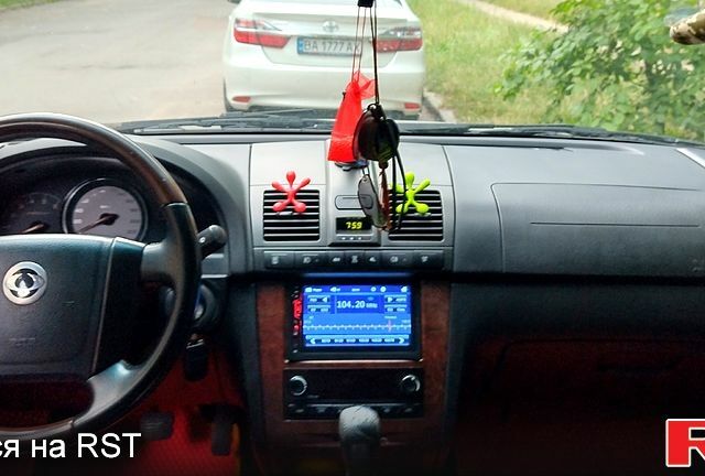 Чорний Cанг Йонг Rexton, об'ємом двигуна 1.6 л та пробігом 270 тис. км за 4000 $, фото 1 на Automoto.ua