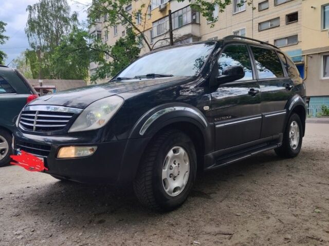 Черный Cанг Йонг Рекстон, объемом двигателя 0 л и пробегом 250 тыс. км за 3200 $, фото 1 на Automoto.ua