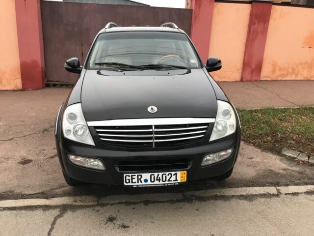 Черный Cанг Йонг Рекстон, объемом двигателя 2.7 л и пробегом 175 тыс. км за 4700 $, фото 1 на Automoto.ua