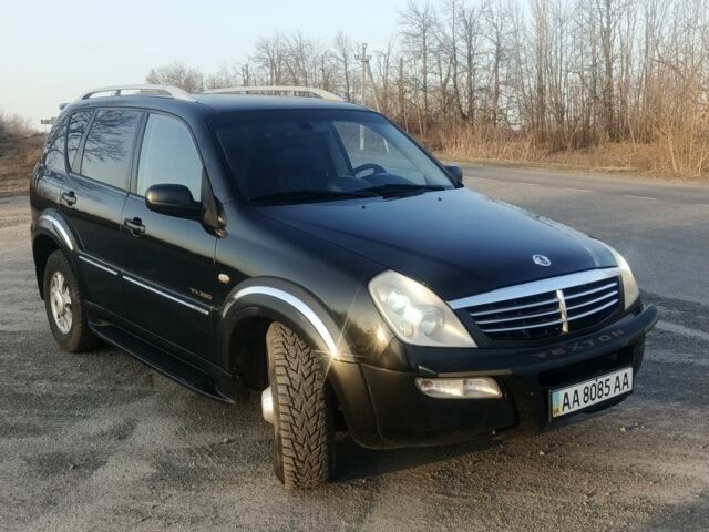 Чорний Cанг Йонг Rexton, об'ємом двигуна 2.8 л та пробігом 320 тис. км за 6000 $, фото 1 на Automoto.ua