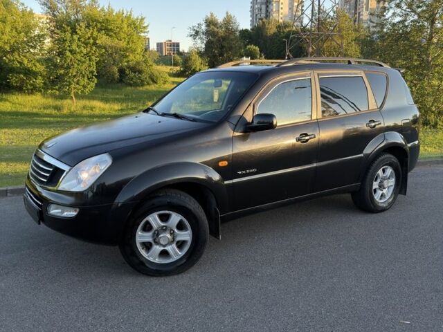 Чорний Cанг Йонг Rexton, об'ємом двигуна 2.9 л та пробігом 183 тис. км за 4199 $, фото 1 на Automoto.ua