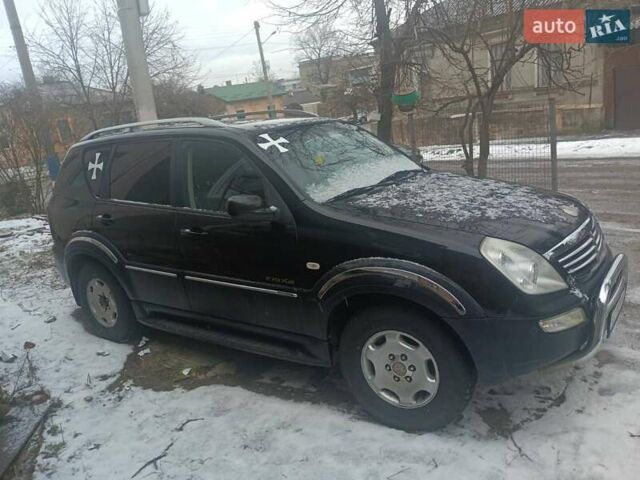 Чорний Cанг Йонг Rexton, об'ємом двигуна 2.7 л та пробігом 174 тис. км за 7000 $, фото 1 на Automoto.ua