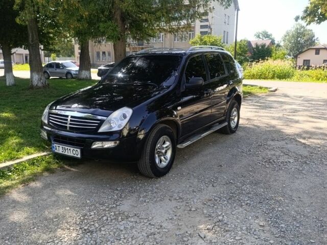 Черный Cанг Йонг Рекстон, объемом двигателя 2.7 л и пробегом 380 тыс. км за 5900 $, фото 1 на Automoto.ua