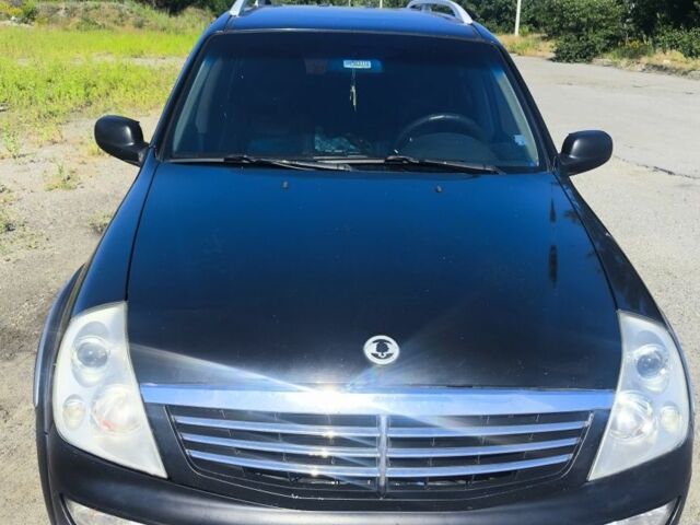 Чорний Cанг Йонг Rexton, об'ємом двигуна 2.7 л та пробігом 350 тис. км за 4815 $, фото 1 на Automoto.ua