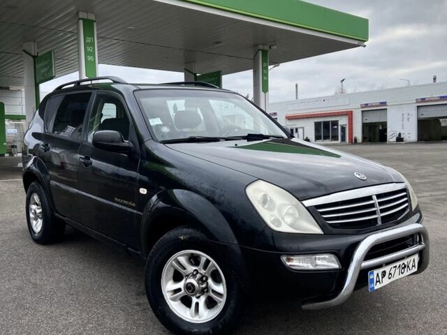 Черный Cанг Йонг Рекстон, объемом двигателя 0 л и пробегом 350 тыс. км за 3999 $, фото 1 на Automoto.ua