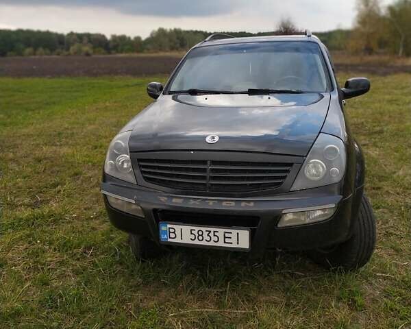 Черный Cанг Йонг Рекстон, объемом двигателя 2.7 л и пробегом 380 тыс. км за 7500 $, фото 1 на Automoto.ua