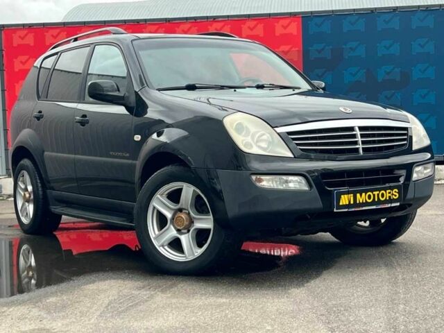 Чорний Cанг Йонг Rexton, об'ємом двигуна 2.7 л та пробігом 215 тис. км за 4500 $, фото 1 на Automoto.ua