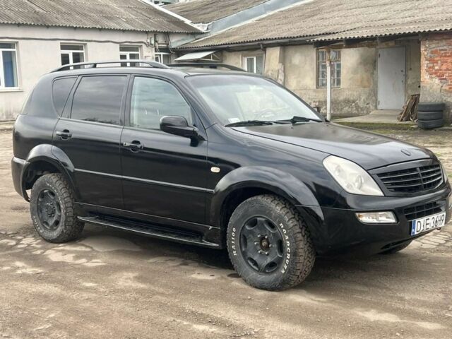 Чорний Cанг Йонг Rexton, об'ємом двигуна 2.7 л та пробігом 286 тис. км за 3200 $, фото 1 на Automoto.ua