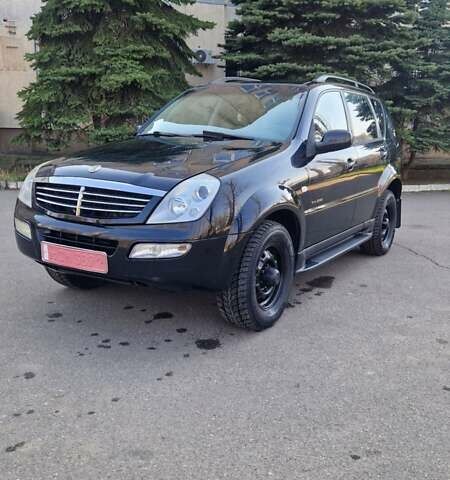 Чорний Cанг Йонг Rexton, об'ємом двигуна 2.3 л та пробігом 191 тис. км за 7900 $, фото 1 на Automoto.ua