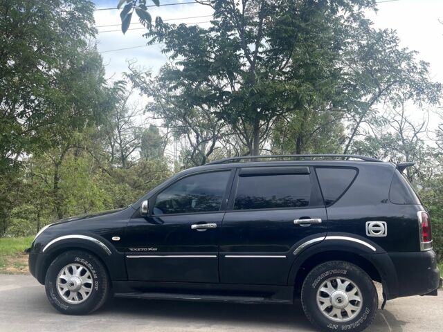 Чорний Cанг Йонг Rexton, об'ємом двигуна 0 л та пробігом 327 тис. км за 4500 $, фото 1 на Automoto.ua