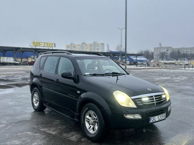 Чорний Cанг Йонг Rexton, об'ємом двигуна 2.7 л та пробігом 240 тис. км за 2850 $, фото 1 на Automoto.ua