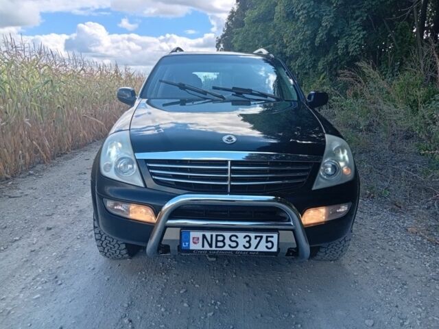 Чорний Cанг Йонг Rexton, об'ємом двигуна 2.7 л та пробігом 312 тис. км за 3194 $, фото 1 на Automoto.ua