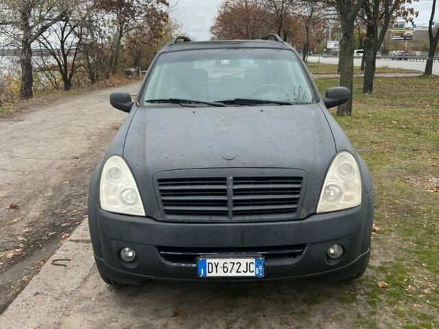 Чорний Cанг Йонг Rexton, об'ємом двигуна 2.7 л та пробігом 275 тис. км за 4300 $, фото 1 на Automoto.ua