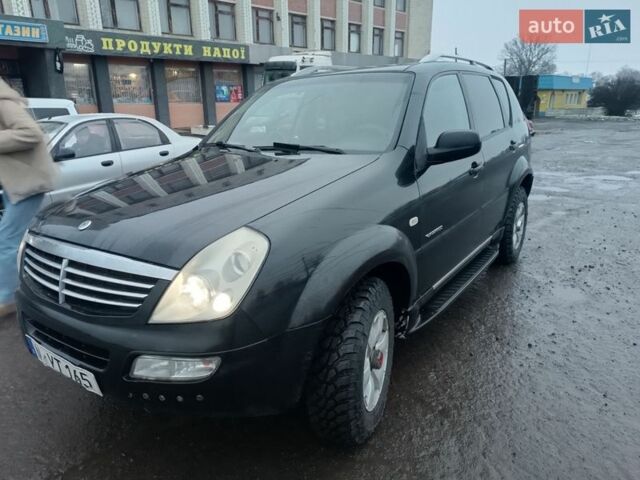 Черный Cанг Йонг Рекстон, объемом двигателя 2.7 л и пробегом 340 тыс. км за 3900 $, фото 1 на Automoto.ua