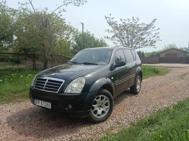 Чорний Cанг Йонг Rexton, об'ємом двигуна 2.7 л та пробігом 250 тис. км за 3550 $, фото 1 на Automoto.ua