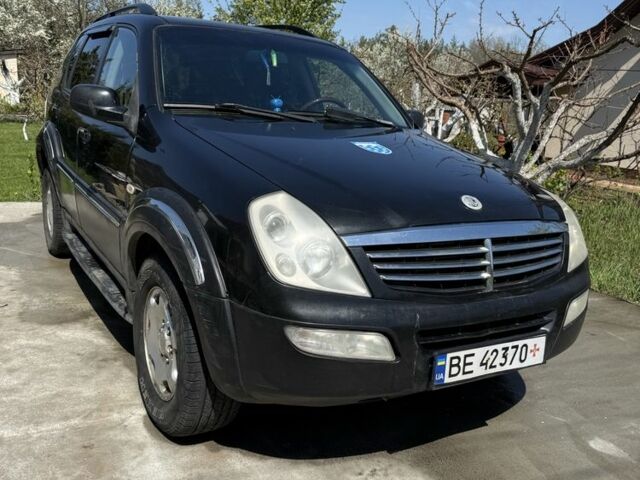Чорний Cанг Йонг Rexton, об'ємом двигуна 2.7 л та пробігом 235 тис. км за 3390 $, фото 1 на Automoto.ua