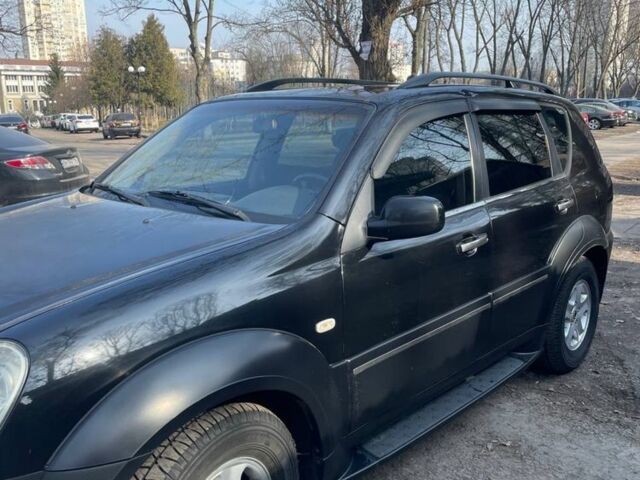 Чорний Cанг Йонг Rexton, об'ємом двигуна 0.27 л та пробігом 352 тис. км за 7000 $, фото 1 на Automoto.ua