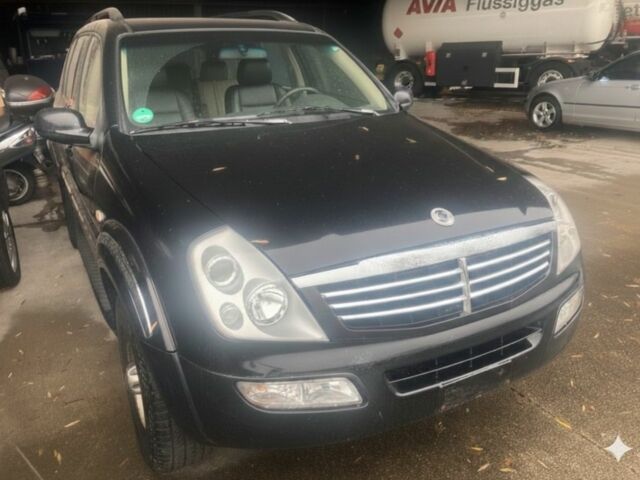 Чорний Cанг Йонг Rexton, об'ємом двигуна 2.7 л та пробігом 200 тис. км за 2800 $, фото 1 на Automoto.ua