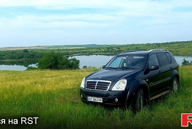 Черный Cанг Йонг Рекстон, объемом двигателя 2.7 л и пробегом 210 тыс. км за 6300 $, фото 1 на Automoto.ua