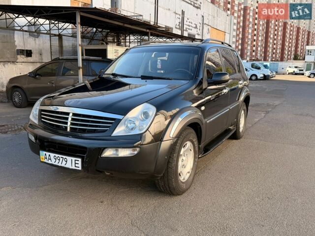 Чорний Cанг Йонг Rexton, об'ємом двигуна 3.2 л та пробігом 330 тис. км за 3500 $, фото 1 на Automoto.ua