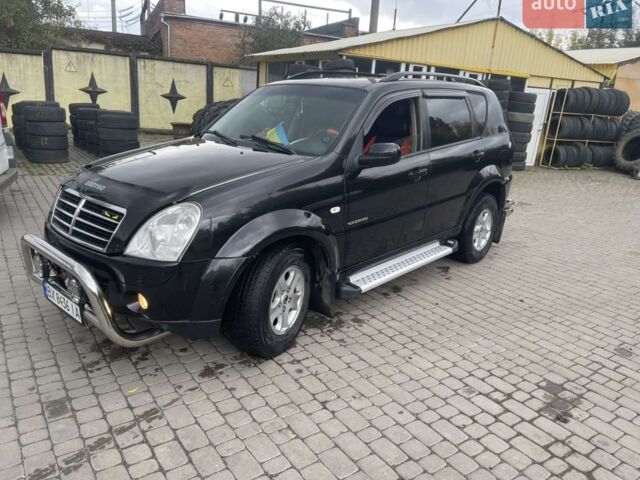 Чорний Cанг Йонг Rexton, об'ємом двигуна 2.7 л та пробігом 350 тис. км за 10000 $, фото 1 на Automoto.ua