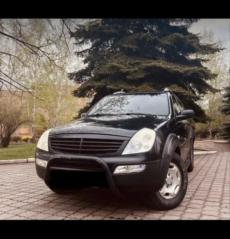 Чорний Cанг Йонг Rexton, об'ємом двигуна 2.7 л та пробігом 300 тис. км за 3500 $, фото 1 на Automoto.ua