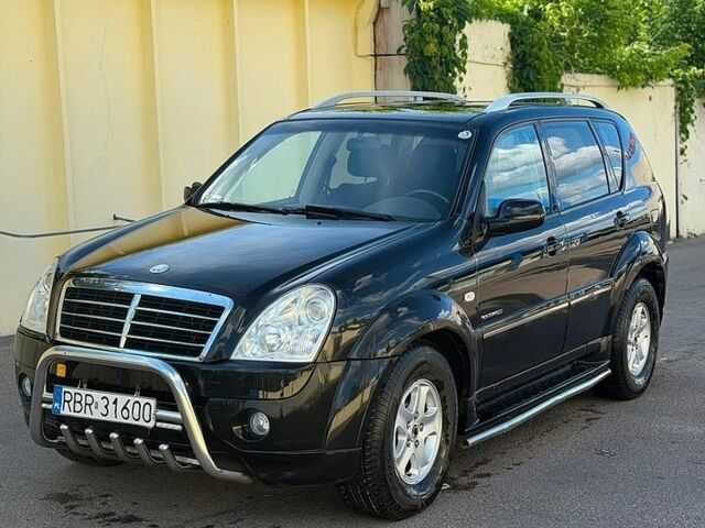 Чорний Cанг Йонг Rexton, об'ємом двигуна 2.69 л та пробігом 385 тис. км за 3699 $, фото 1 на Automoto.ua