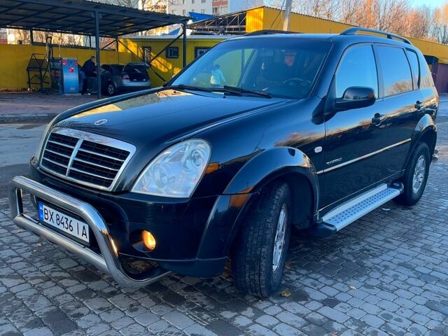Чорний Cанг Йонг Rexton, об'ємом двигуна 2.7 л та пробігом 30000 тис. км за 10000 $, фото 1 на Automoto.ua