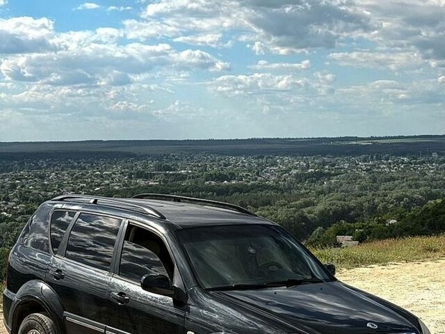 Чорний Cанг Йонг Rexton, об'ємом двигуна 2.7 л та пробігом 280 тис. км за 8000 $, фото 1 на Automoto.ua
