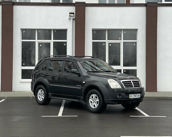 Черный Cанг Йонг Рекстон, объемом двигателя 2.7 л и пробегом 511 тыс. км за 4950 $, фото 1 на Automoto.ua