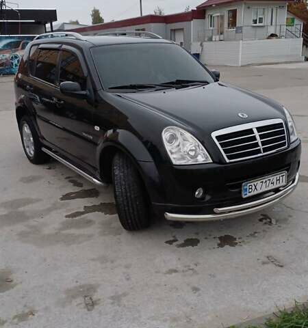 Черный Cанг Йонг Рекстон, объемом двигателя 2.7 л и пробегом 215 тыс. км за 7650 $, фото 1 на Automoto.ua