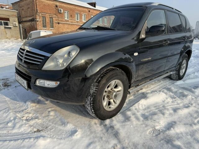 Черный Cанг Йонг Рекстон, объемом двигателя 2.7 л и пробегом 267 тыс. км за 3500 $, фото 1 на Automoto.ua