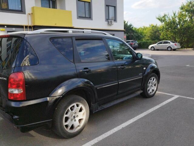 Чорний Cанг Йонг Rexton, об'ємом двигуна 2.7 л та пробігом 180 тис. км за 4000 $, фото 1 на Automoto.ua
