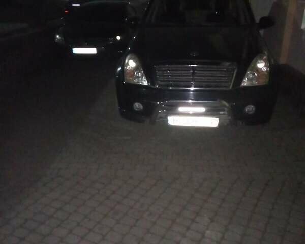 Чорний Cанг Йонг Rexton, об'ємом двигуна 2.7 л та пробігом 203 тис. км за 6700 $, фото 1 на Automoto.ua